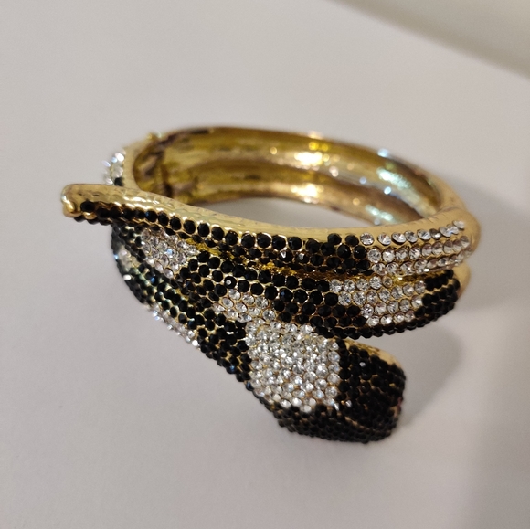 Vintage Dramatic Snake Hinged Cuff Bracelet - Picture 12 of 16